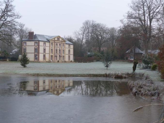 Appartement Édouard André dans château XIX ème Bracquetuit Exterior foto